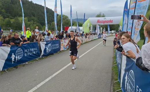 Bieg na 1 km cieszył się wielkim zainteresowaniem na Festiwalu Biegowym w Piwnicznej - 29